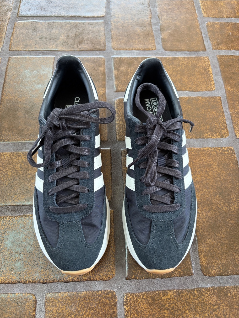 Adidas Black & White Run 70s 2.0 Sneakers - Picture 3 of 12